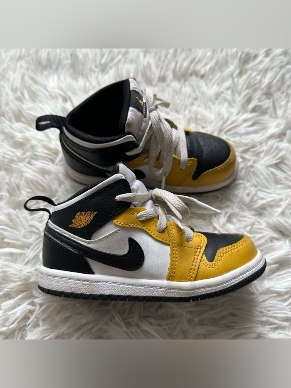 Nike Jordan 1 Mid Yellow Black Kids Size 9